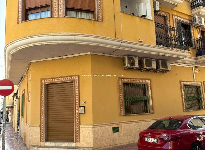 Resale - Apartment / flat - Torrevieja - Las Piscinas Naturales