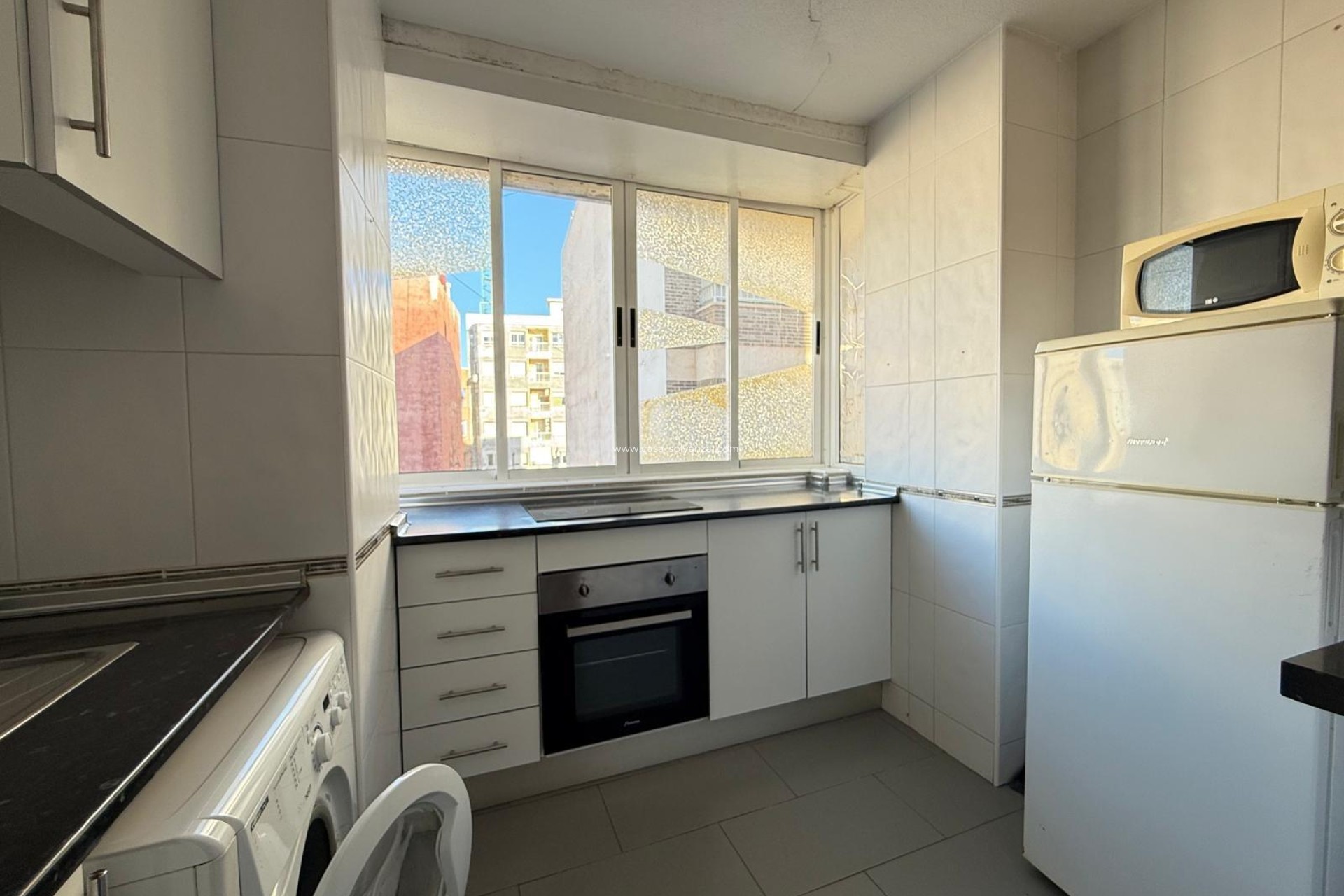 Resale - Apartment / flat - Torrevieja - Las Piscinas Naturales