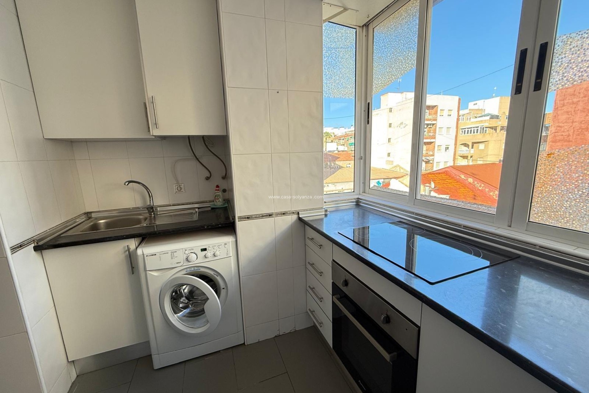 Resale - Apartment / flat - Torrevieja - Las Piscinas Naturales