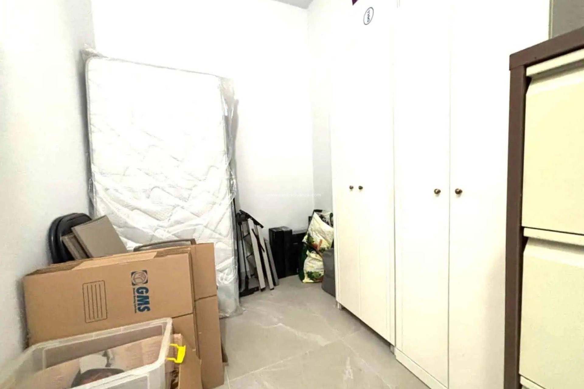 Resale - Apartment / flat - Torrevieja - Las Piscinas Naturales