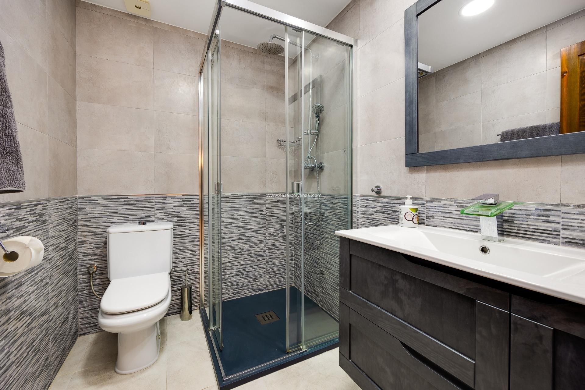 Resale - Apartment / flat - Torrevieja - Los Frutales