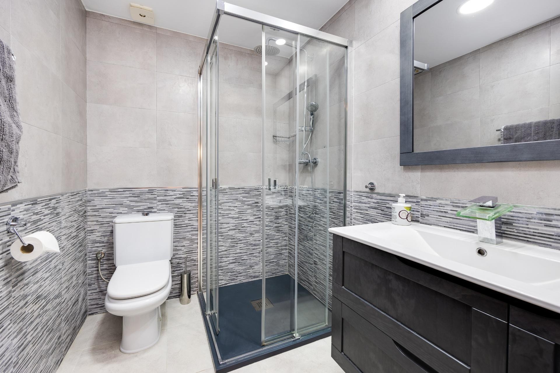 Resale - Apartment / flat - Torrevieja - Los Frutales