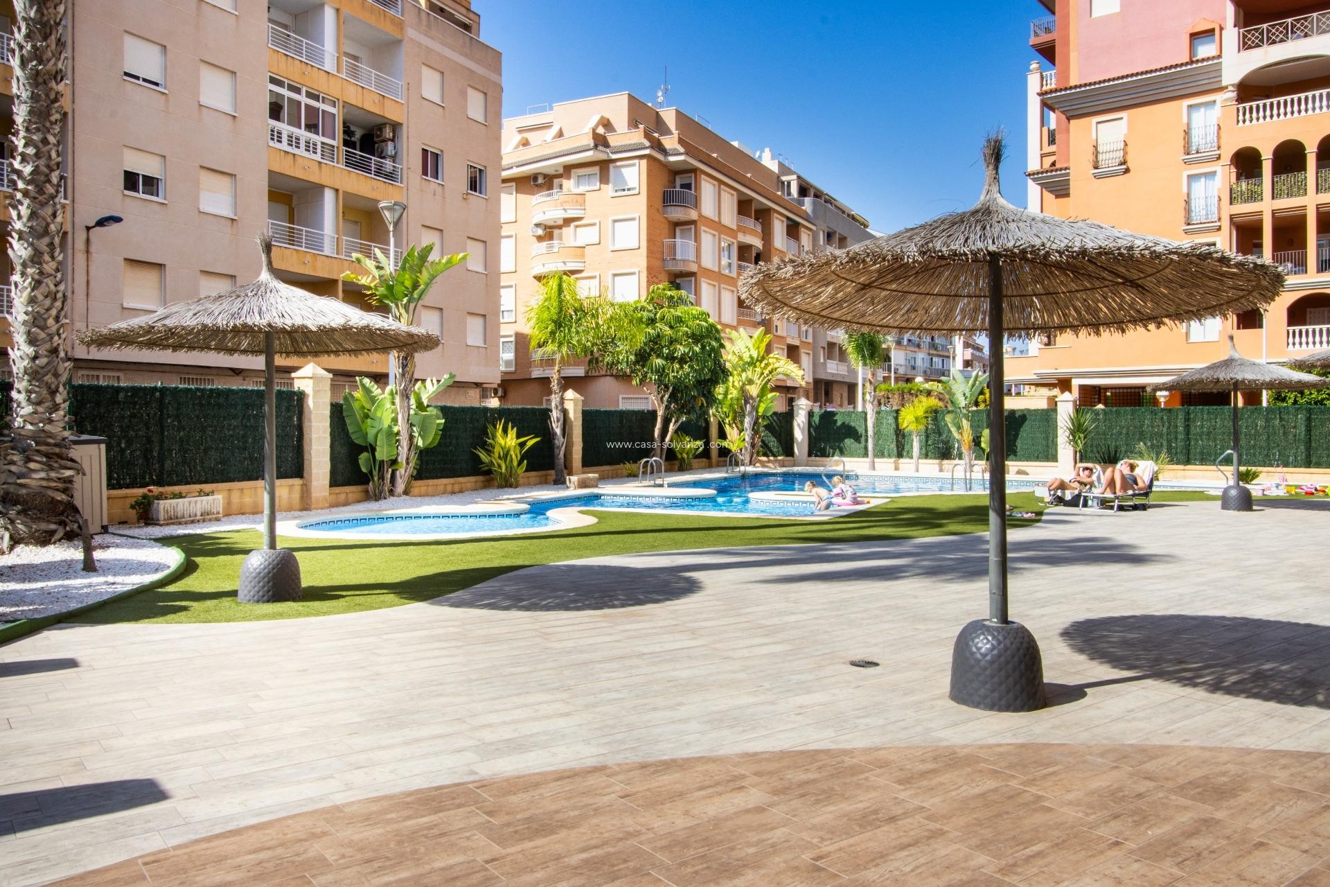 Resale - Apartment / flat - Torrevieja - Los Frutales