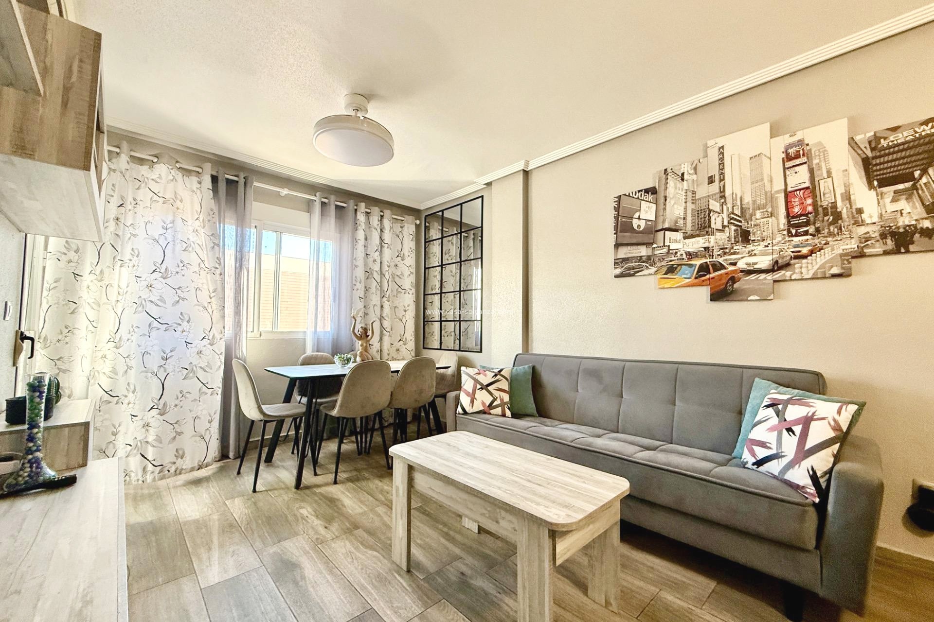 Resale - Apartment / flat - Torrevieja - PARQUE DE LAS NACIONES