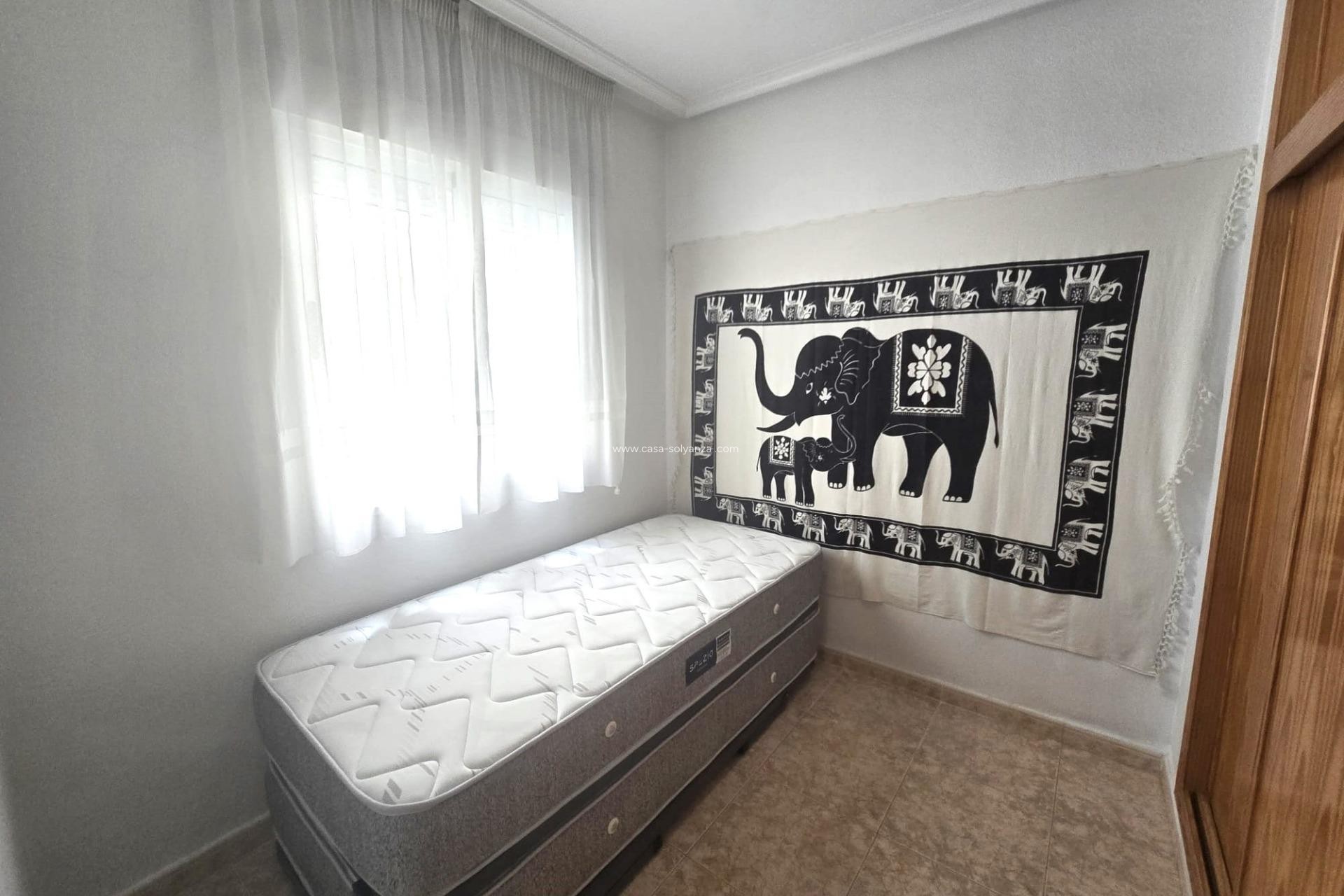 Resale - Apartment / flat - Torrevieja - Parque Las Naciones