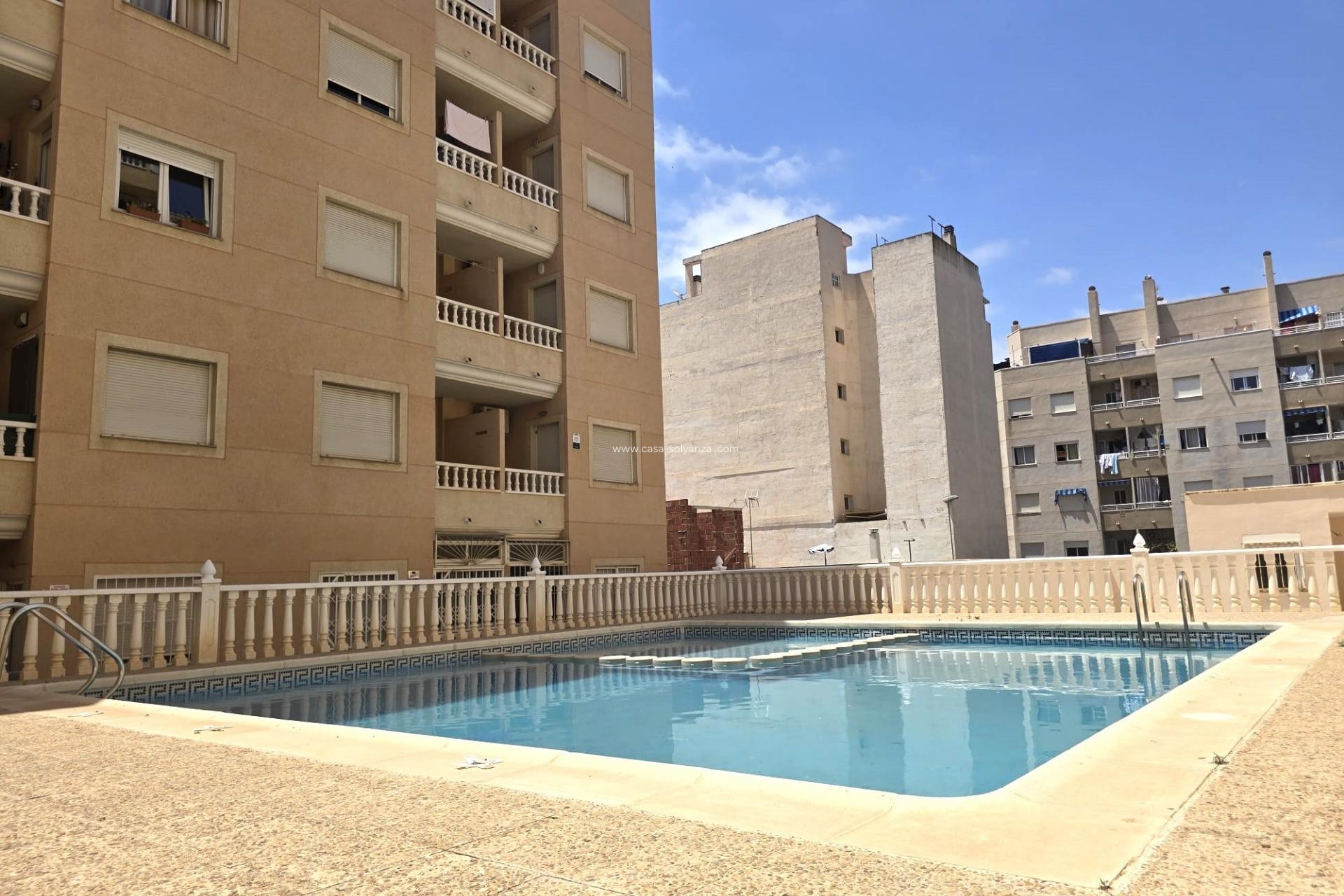 Resale - Apartment / flat - Torrevieja - Parque Las Naciones