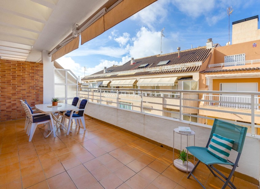 Resale - Apartment / flat - Torrevieja - Paseo Maritimo