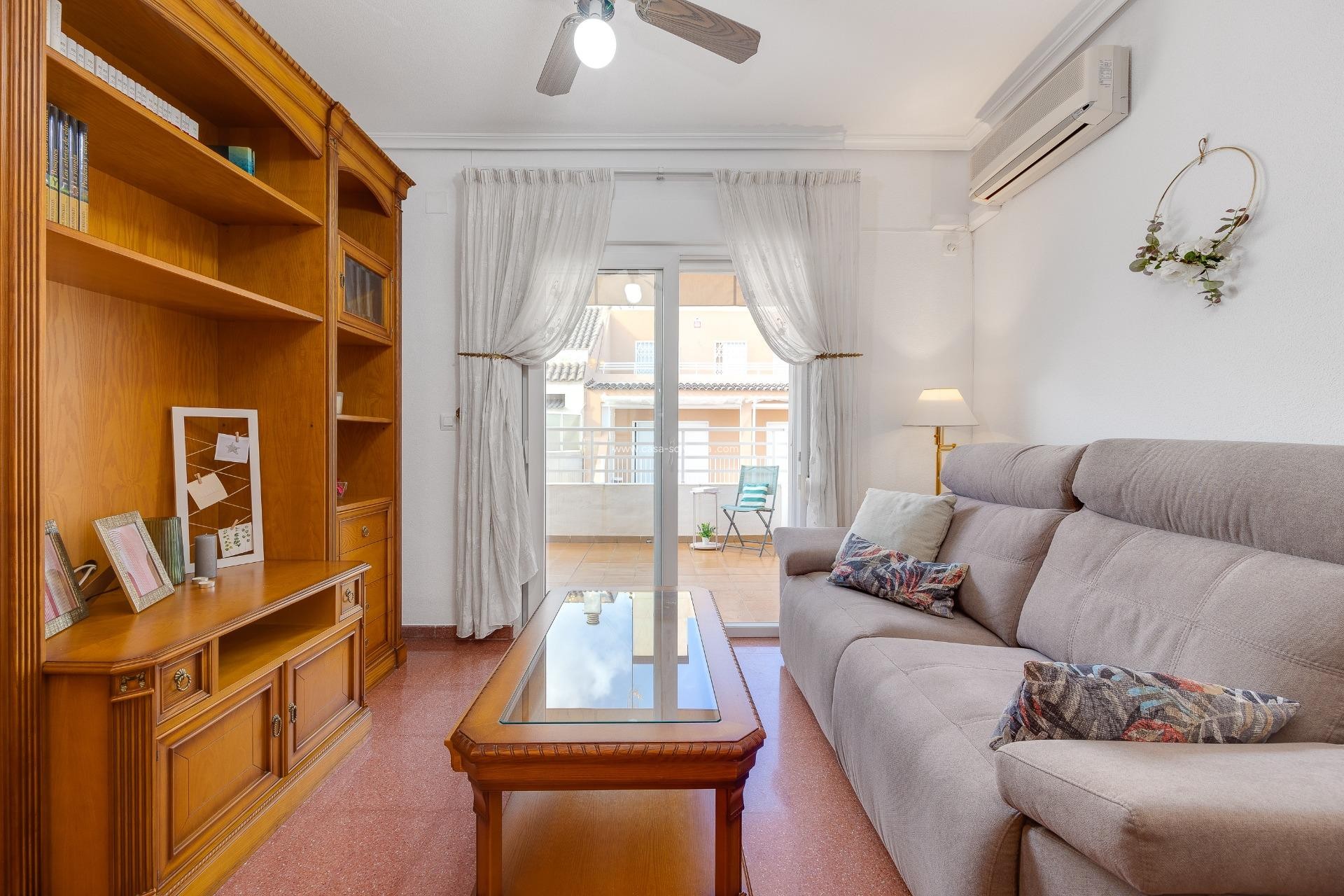 Resale - Apartment / flat - Torrevieja - Paseo Maritimo