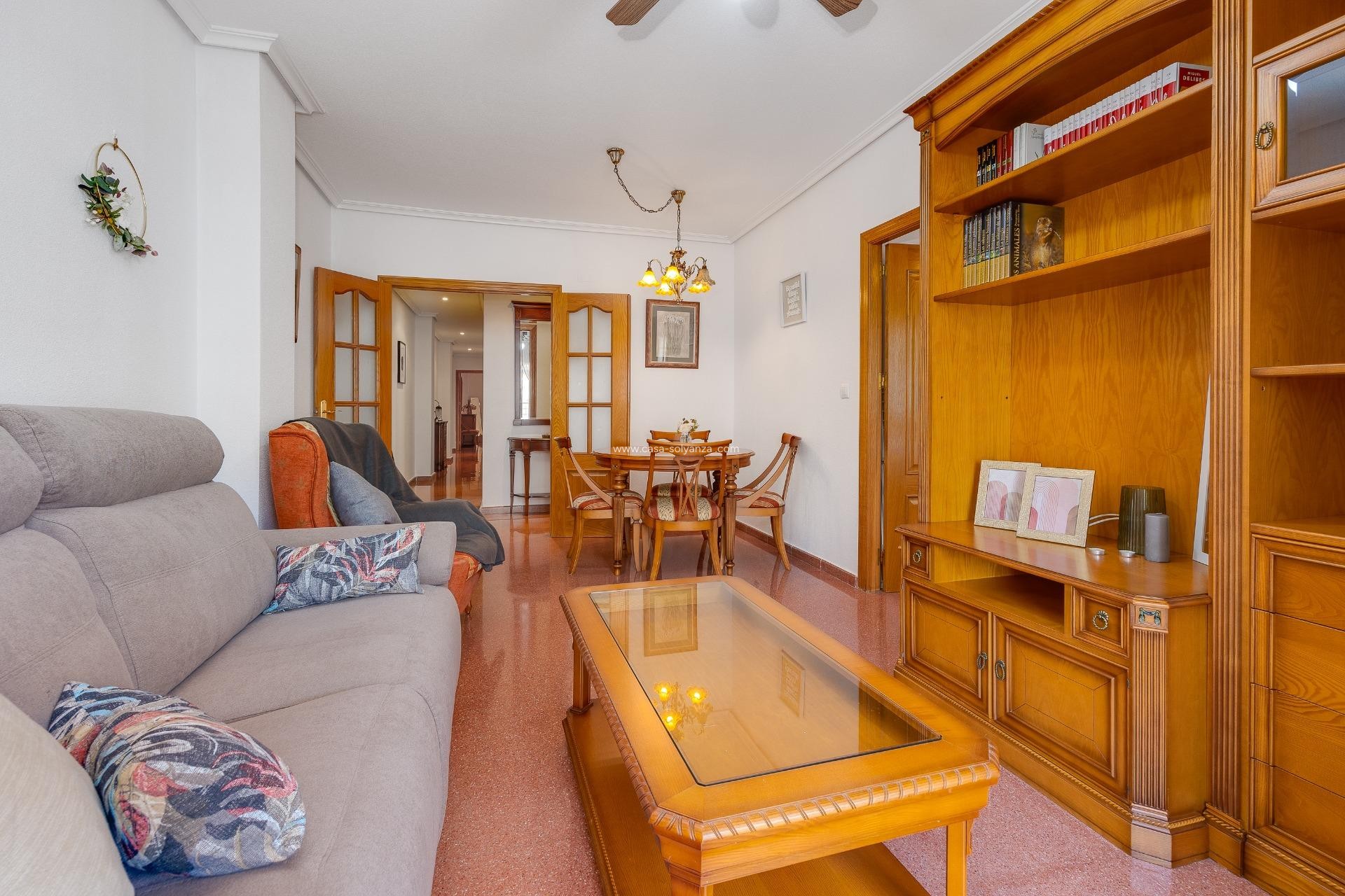 Resale - Apartment / flat - Torrevieja - Paseo Maritimo