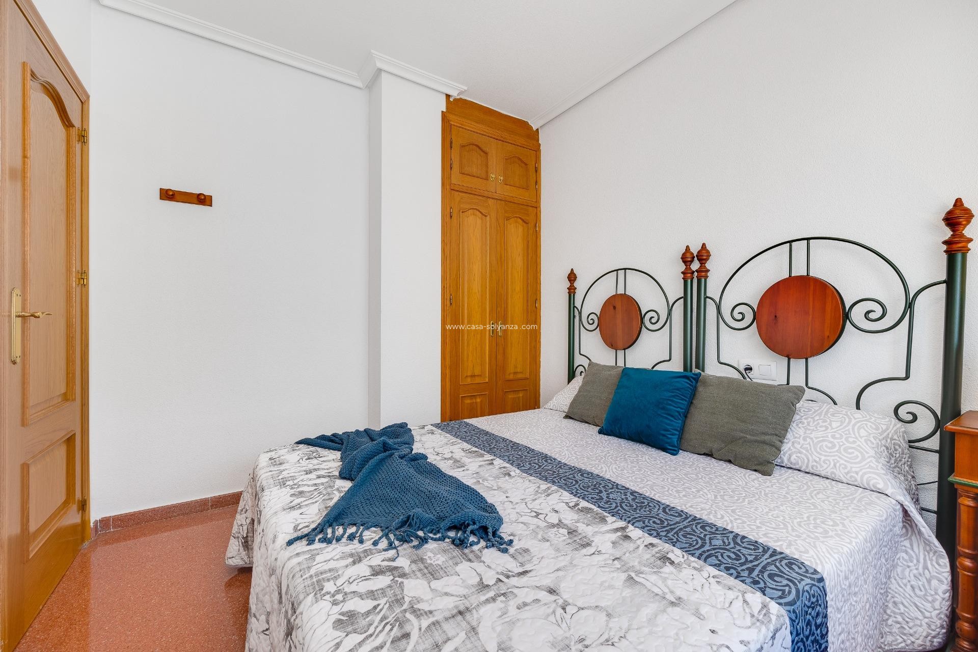 Resale - Apartment / flat - Torrevieja - Paseo Maritimo