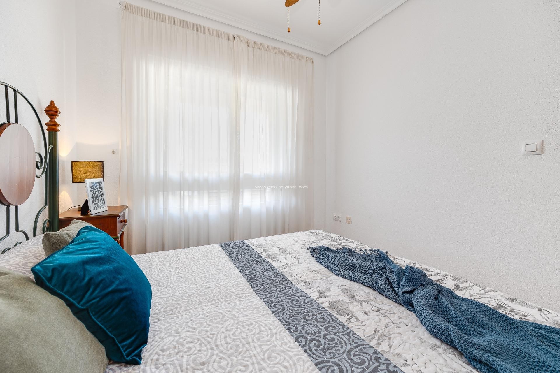 Resale - Apartment / flat - Torrevieja - Paseo Maritimo