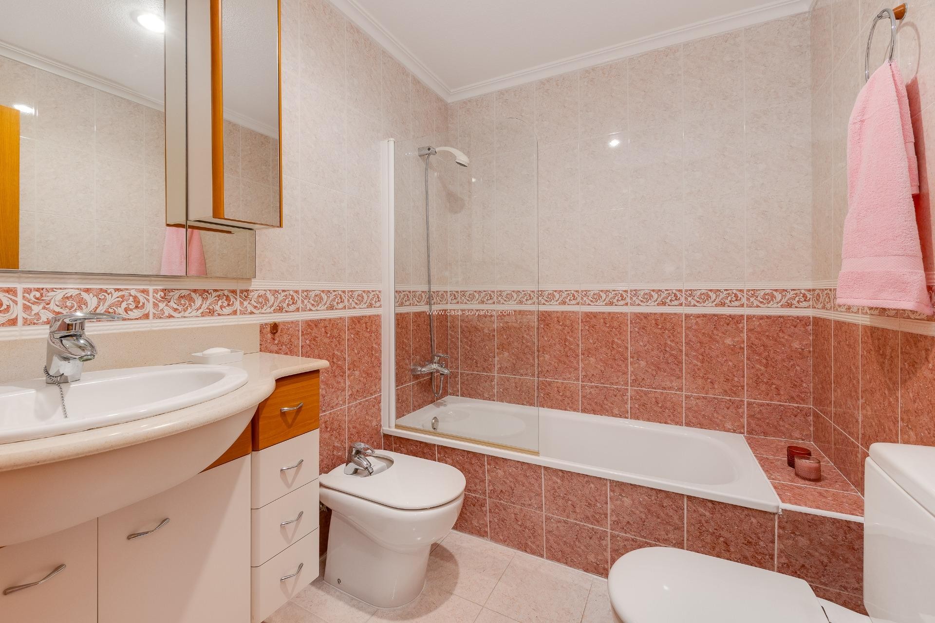 Resale - Apartment / flat - Torrevieja - Paseo Maritimo