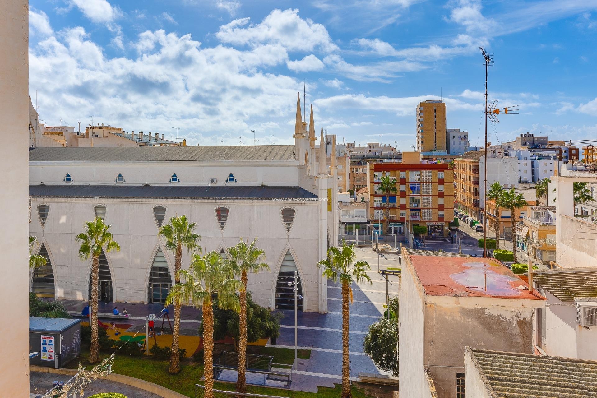 Resale - Apartment / flat - Torrevieja - Paseo Maritimo