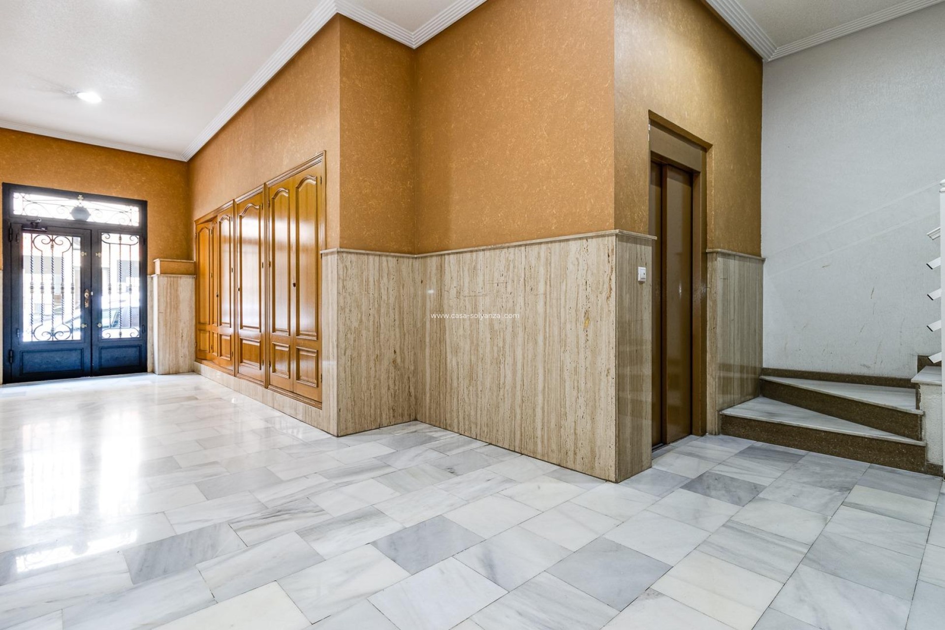 Resale - Apartment / flat - Torrevieja - Paseo Maritimo