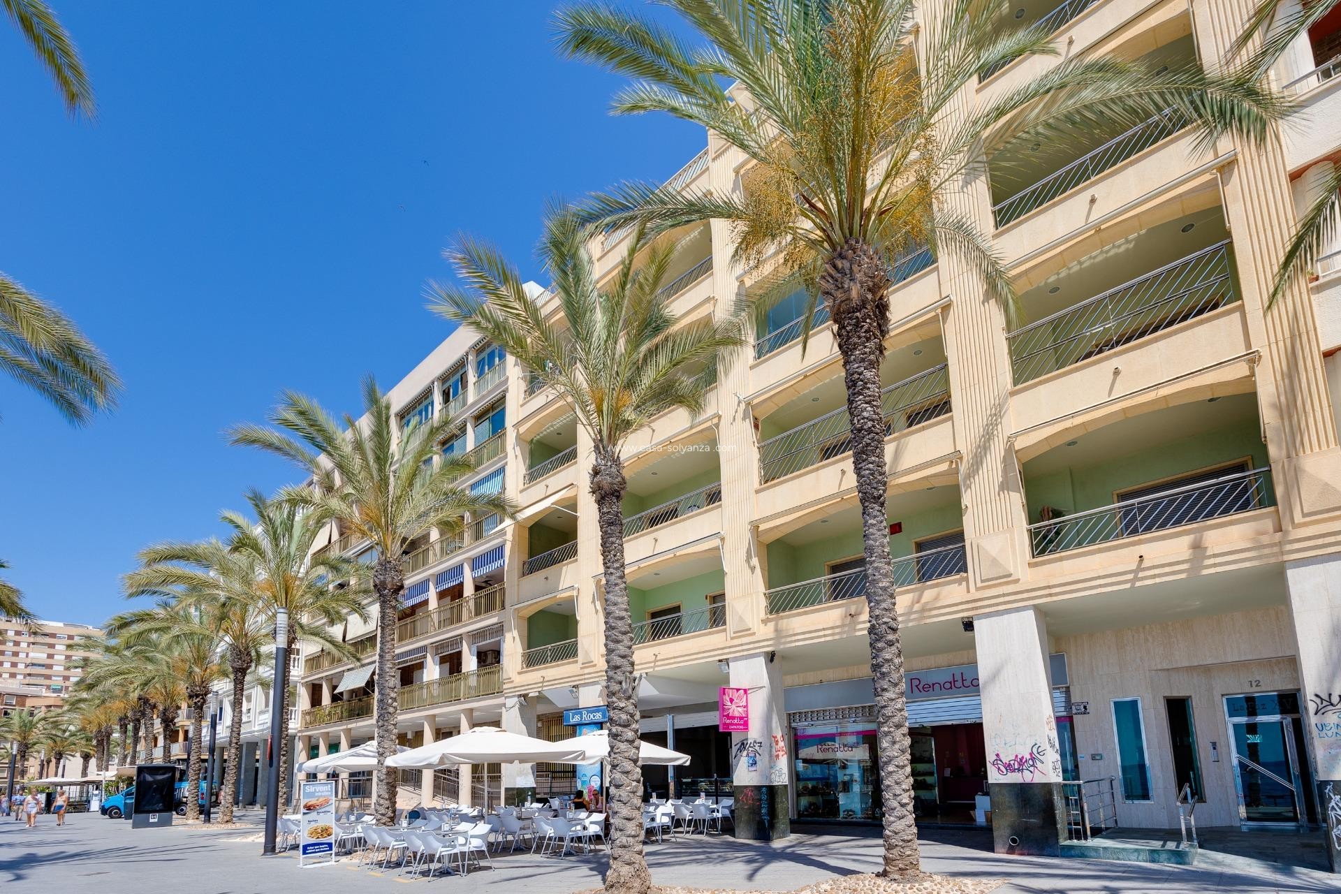 Resale - Apartment / flat - Torrevieja - Paseo Maritimo