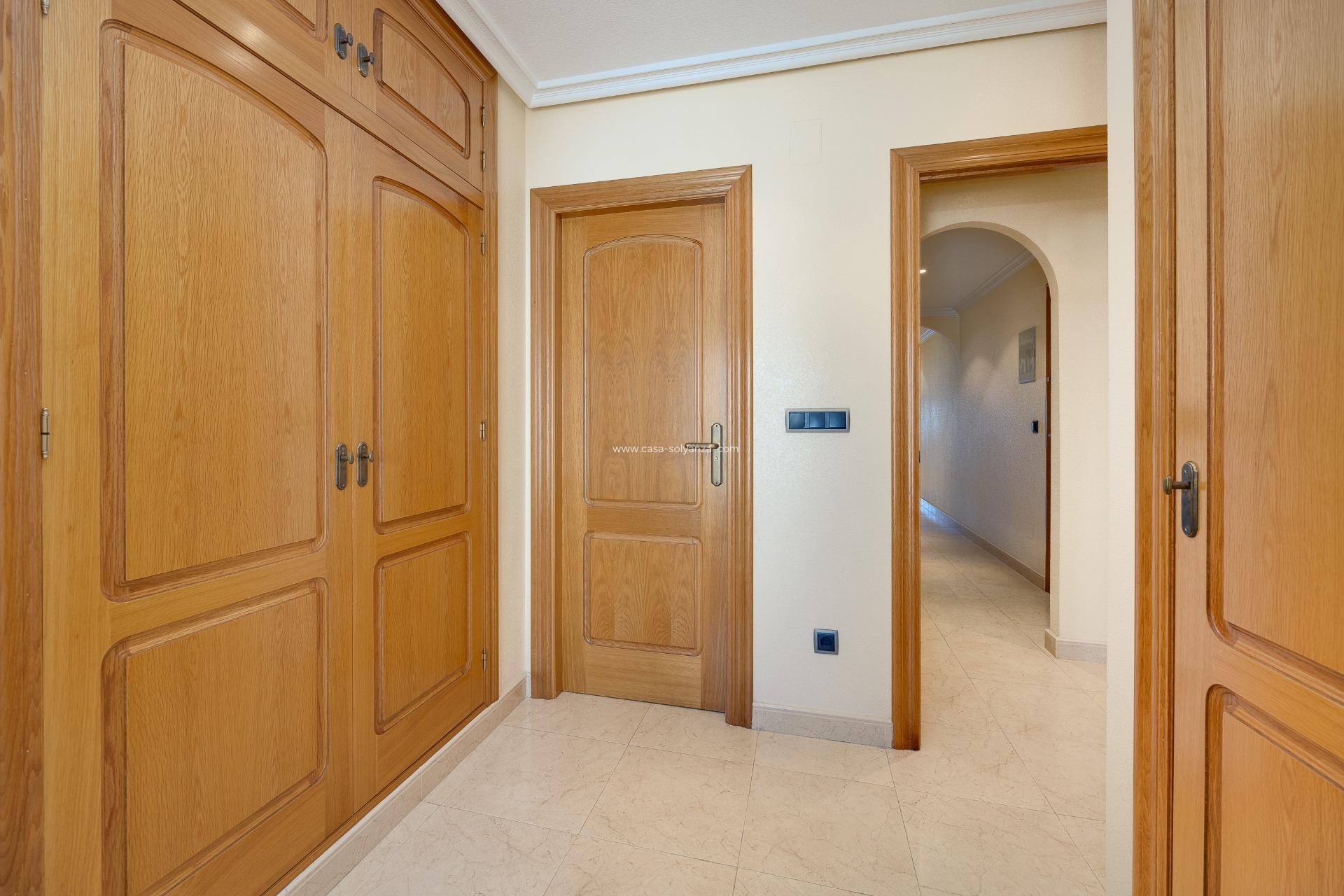 Resale - Apartment / flat - Torrevieja - Paseo Maritimo