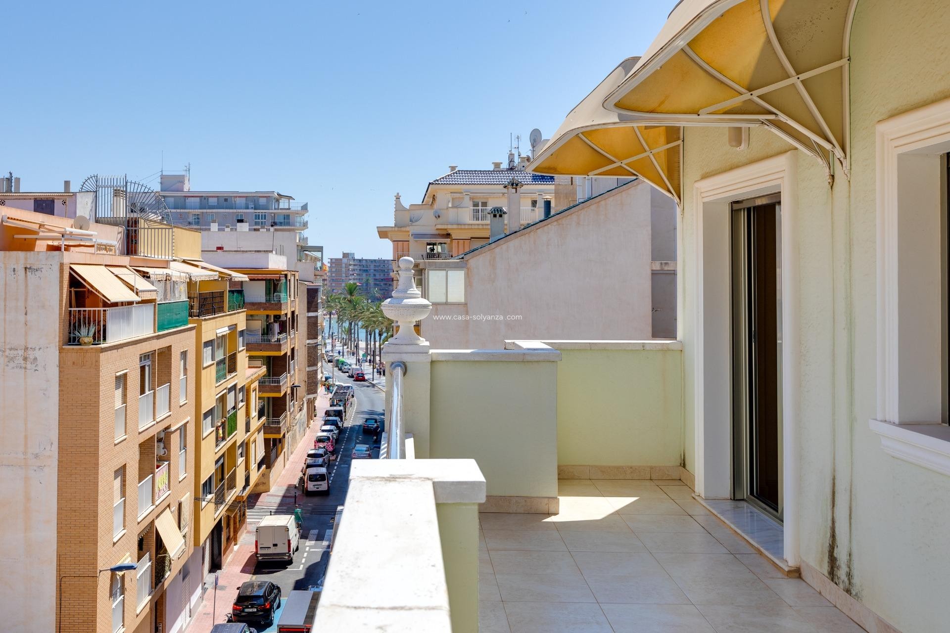 Resale - Apartment / flat - Torrevieja - Paseo Maritimo
