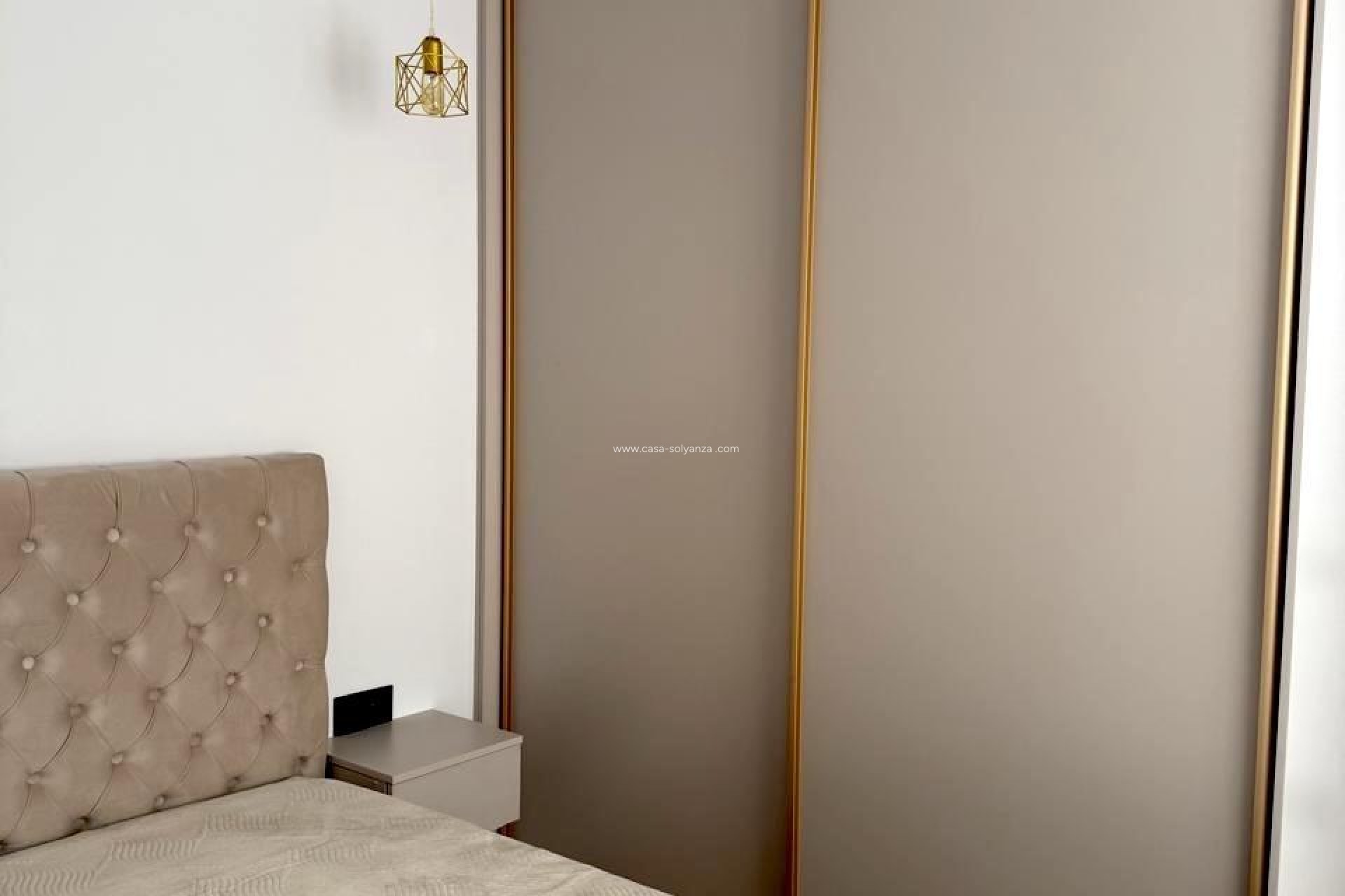 Resale - Apartment / flat - Torrevieja - Paseo Maritimo