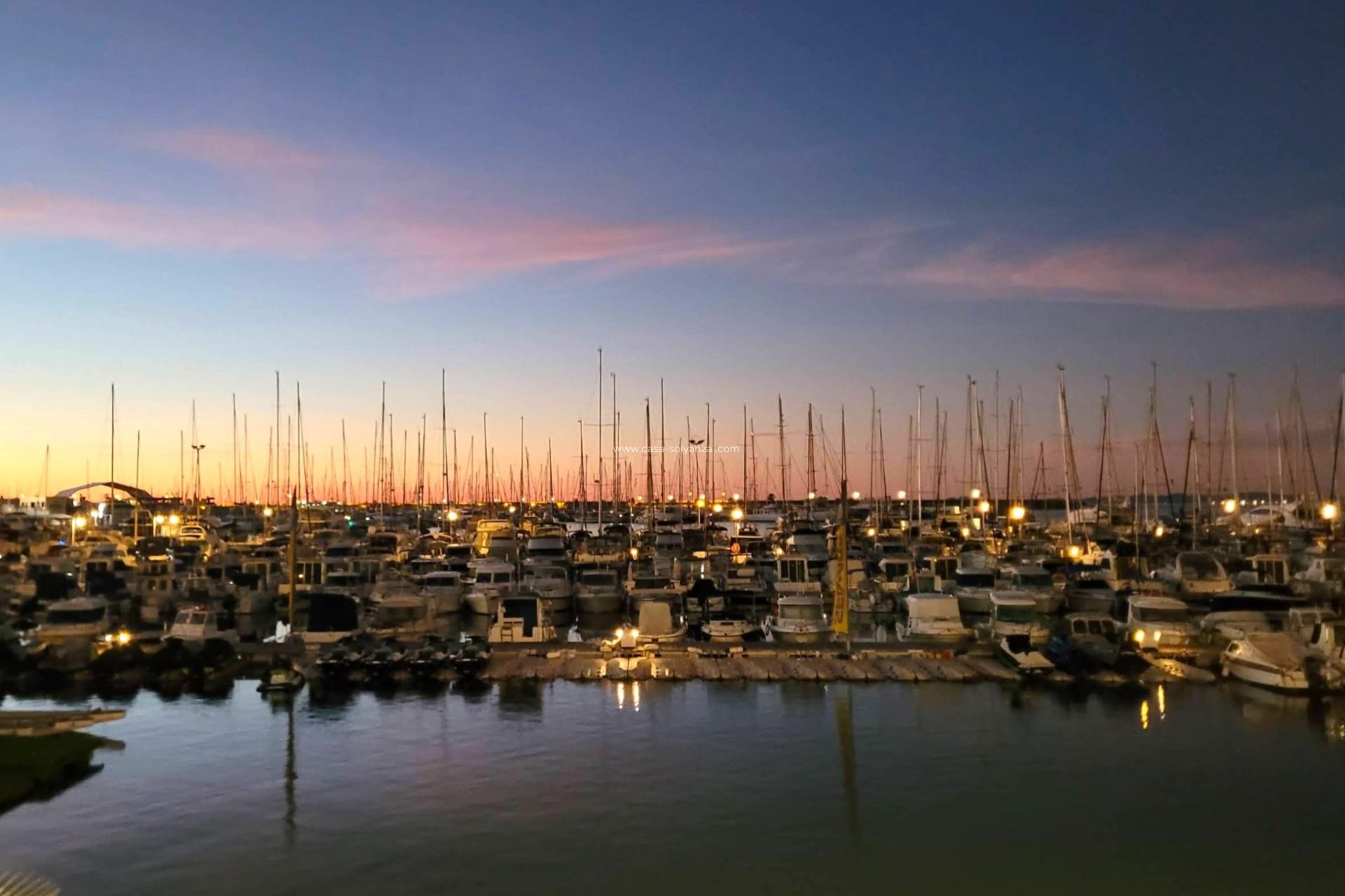 Resale - Apartment / flat - Torrevieja - Paseo Maritimo