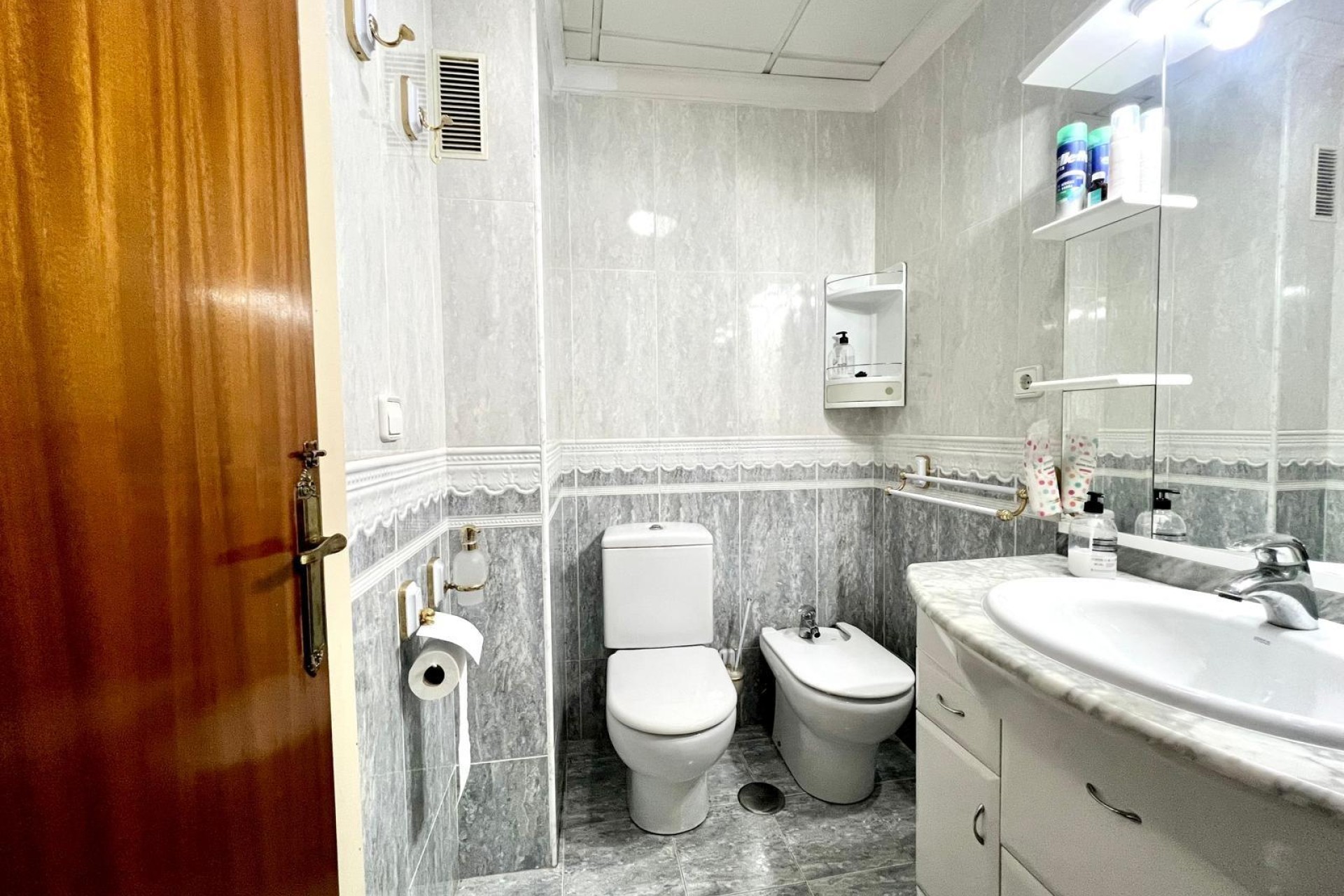 Resale - Apartment / flat - Torrevieja - Paseo Maritimo