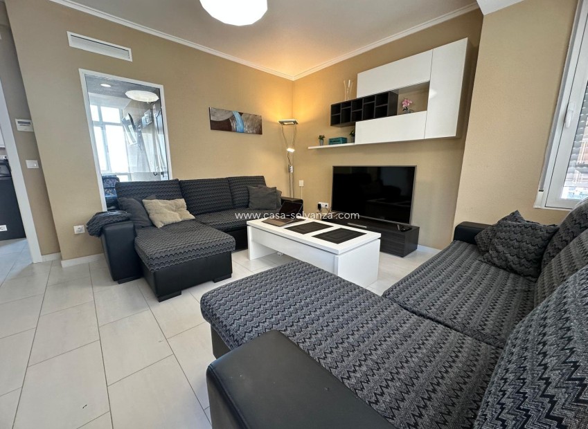 Resale - Apartment / flat - Torrevieja - Paseo Maritimo