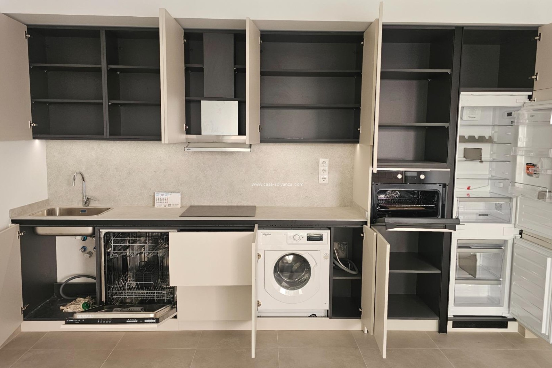 Resale - Apartment / flat - Torrevieja - Paseo Maritimo