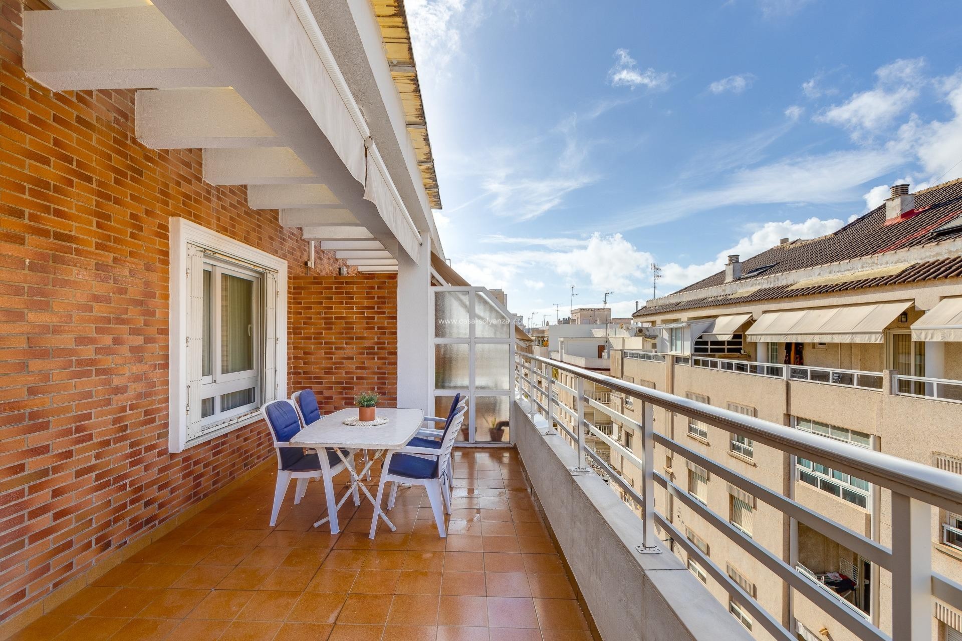 Resale - Apartment / flat - Torrevieja - Paseo Maritimo