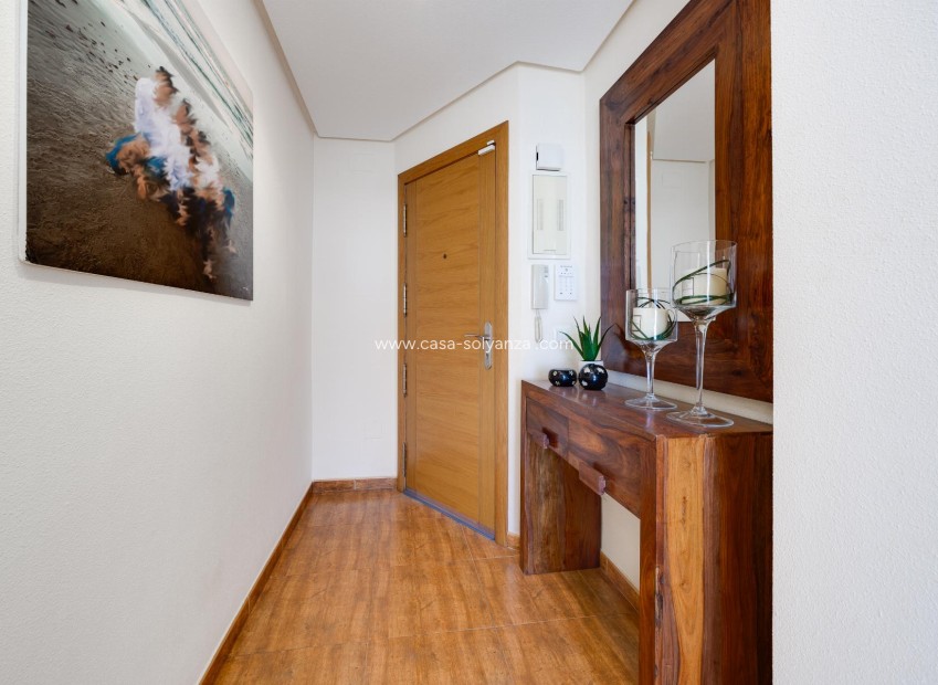 Resale - Apartment / flat - Torrevieja - Playa Acequion