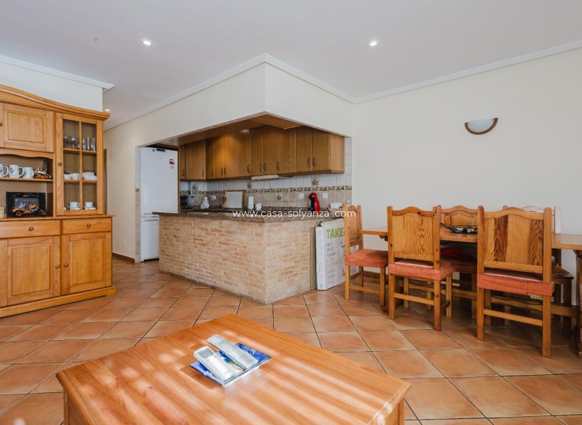 Resale - Apartment / flat - Torrevieja - Playa De La Mata