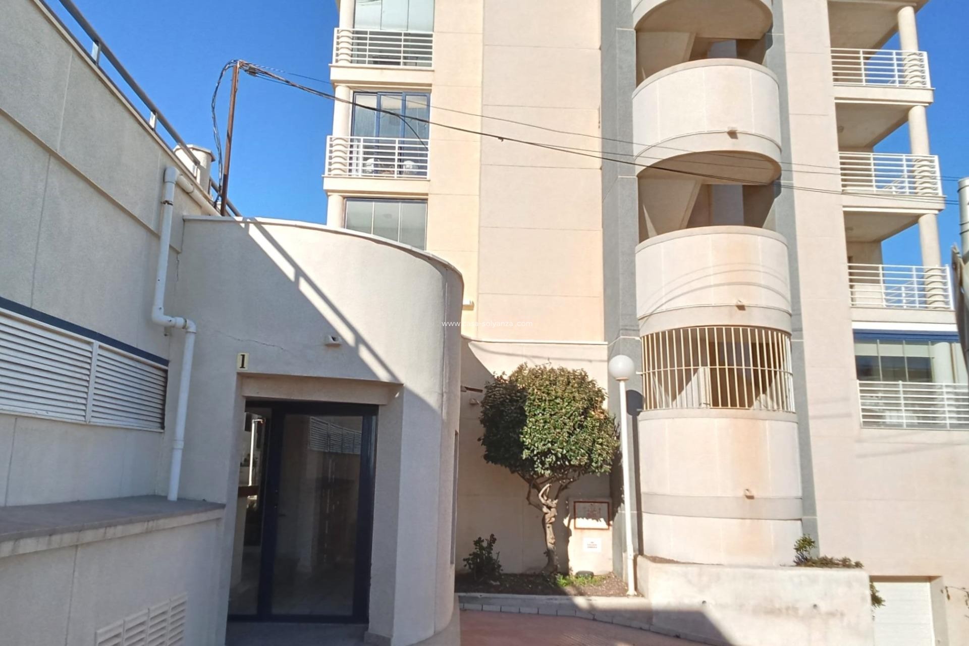 Resale - Apartment / flat - Torrevieja - Playa De La Mata