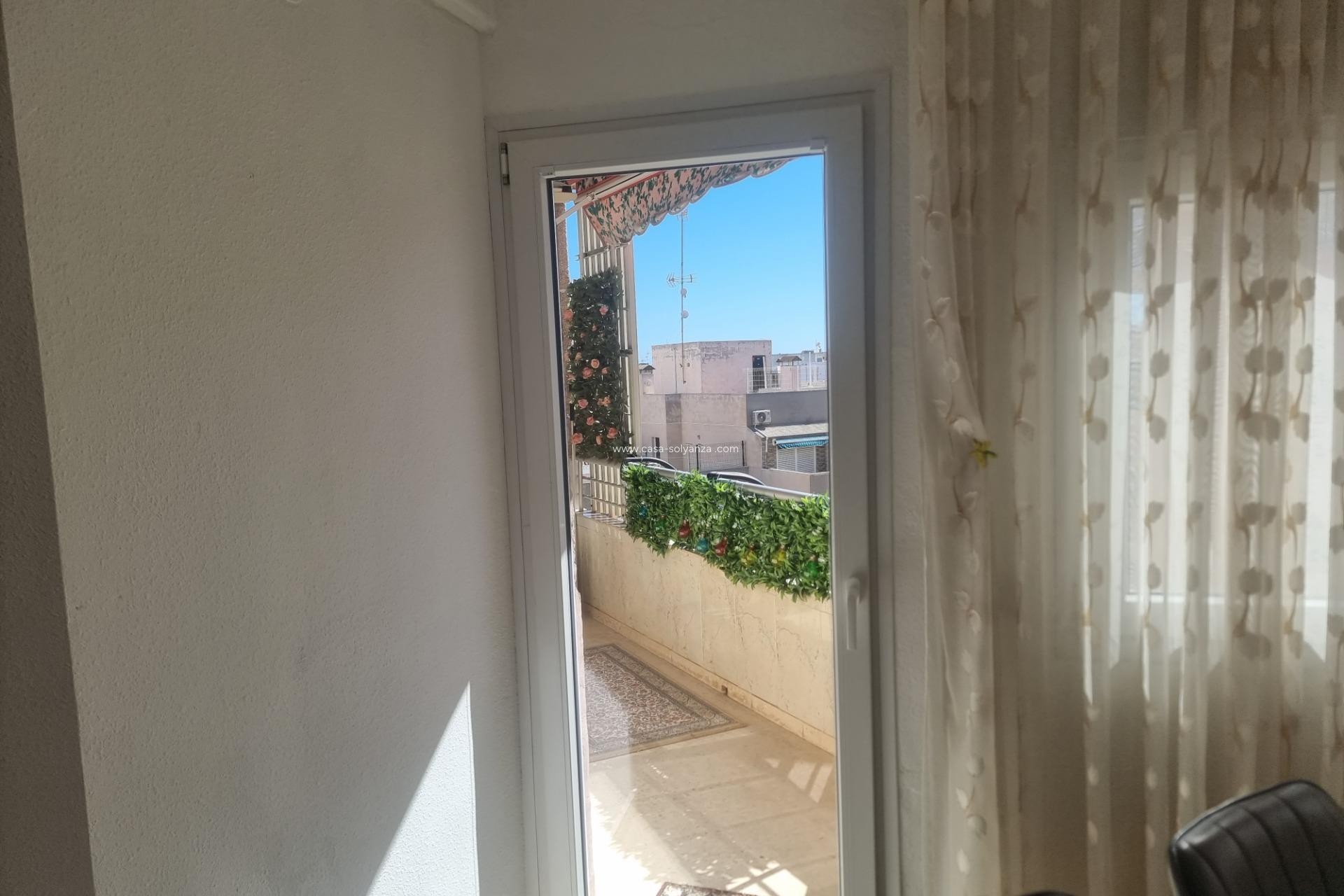 Resale - Apartment / flat - Torrevieja - Playa de los Locos