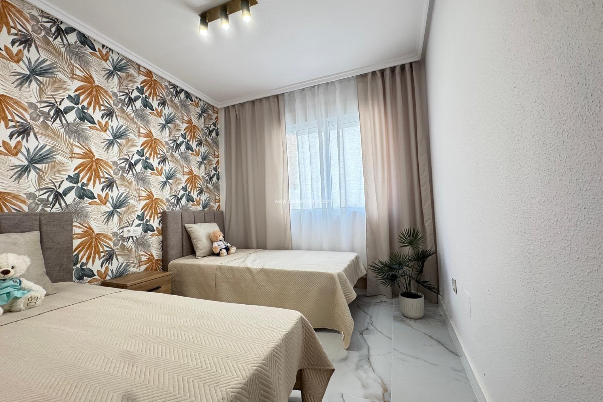 Resale - Apartment / flat - Torrevieja - Playa de los Locos
