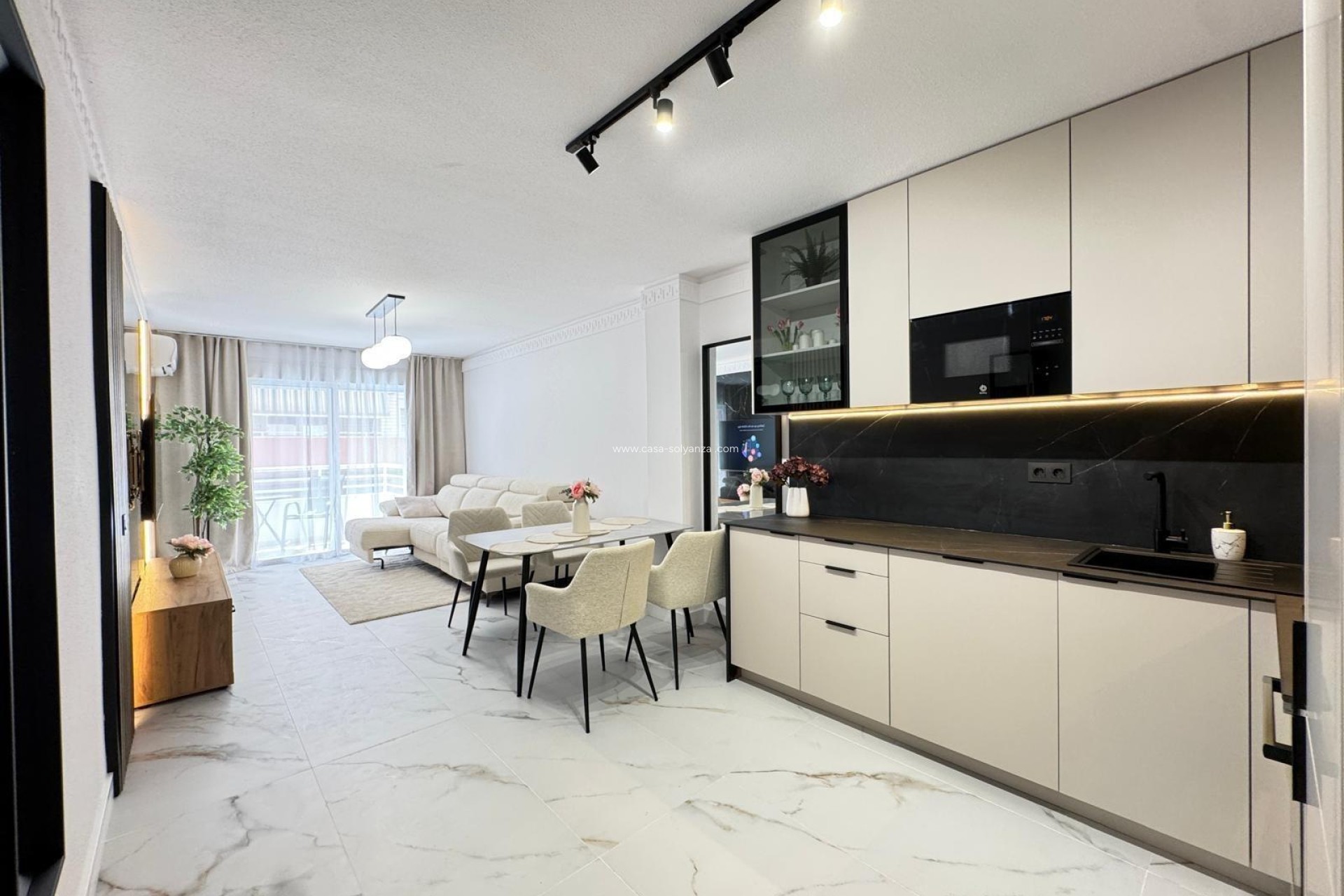 Resale - Apartment / flat - Torrevieja - Playa de los Locos