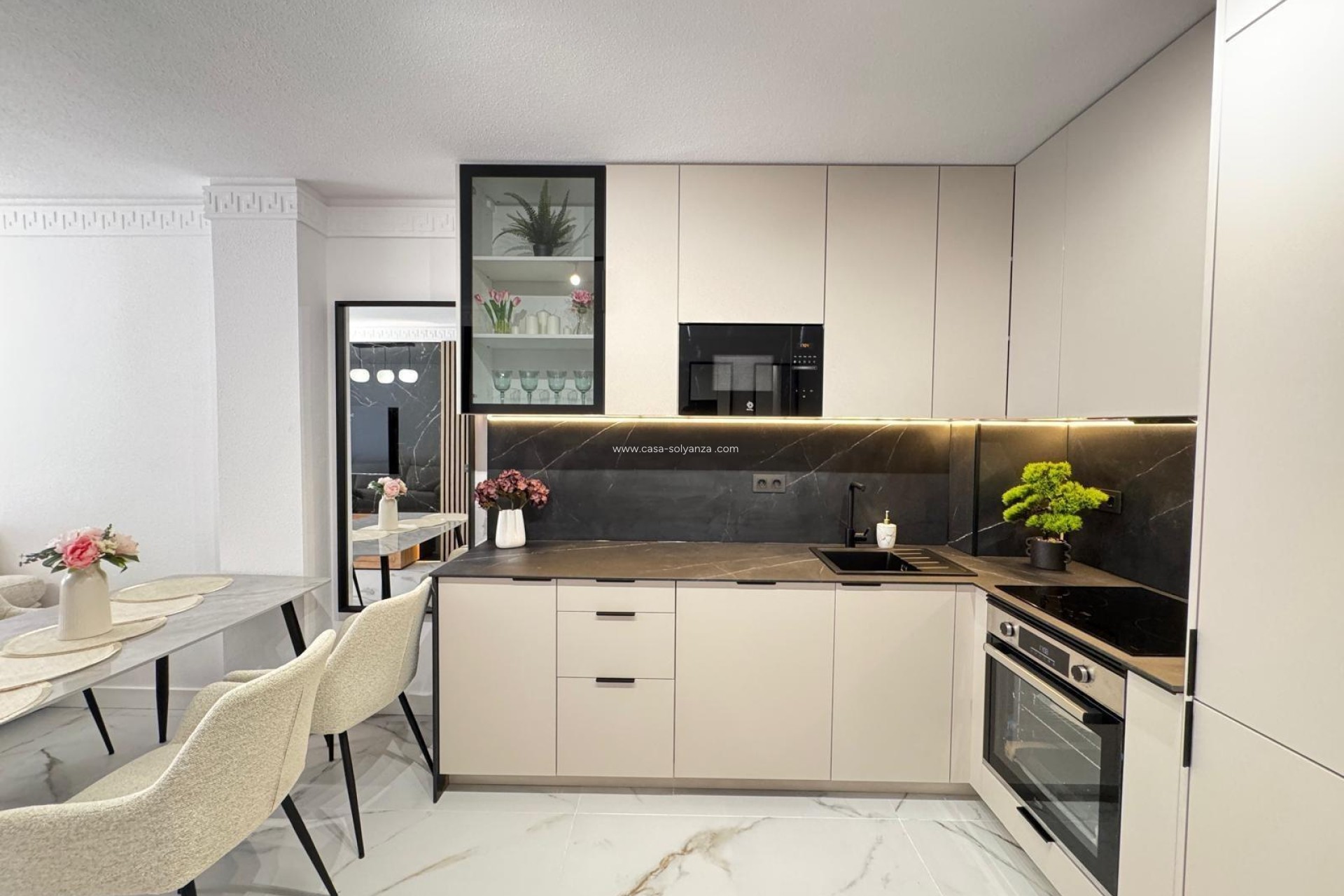 Resale - Apartment / flat - Torrevieja - Playa de los Locos