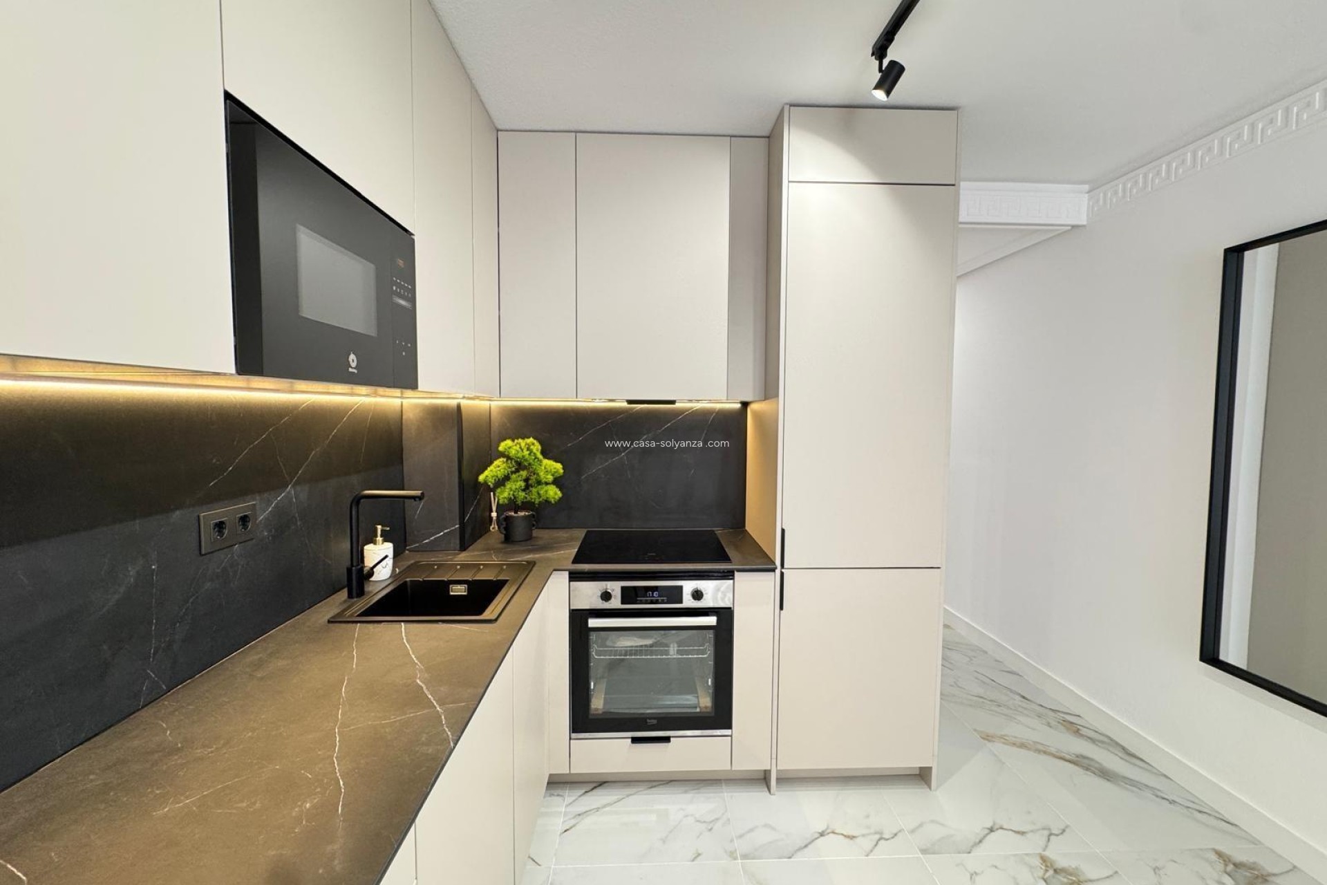 Resale - Apartment / flat - Torrevieja - Playa de los Locos