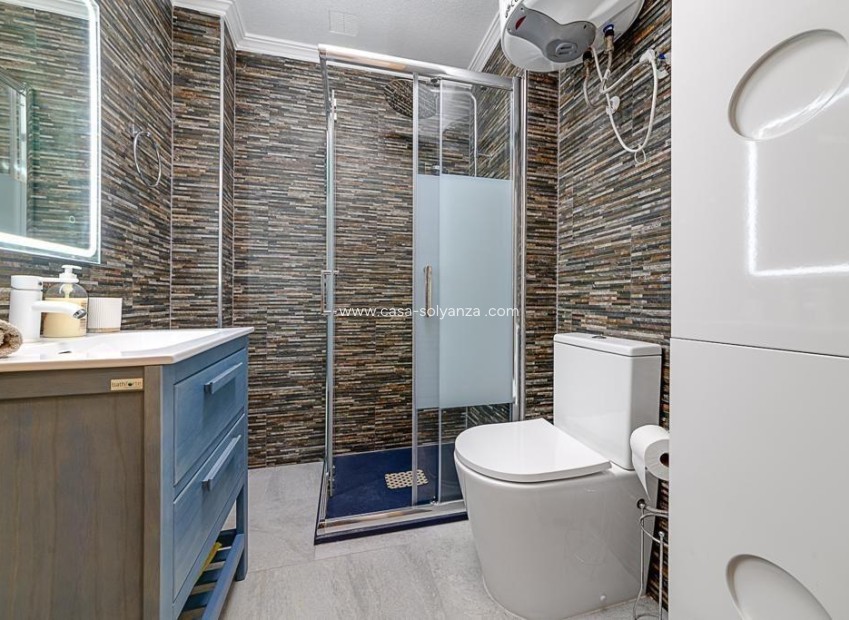 Resale - Apartment / flat - Torrevieja - Playa de los Locos