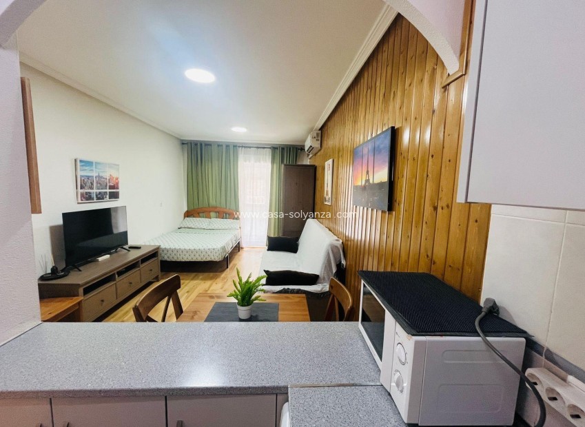 Resale - Apartment / flat - Torrevieja - Playa de los Locos