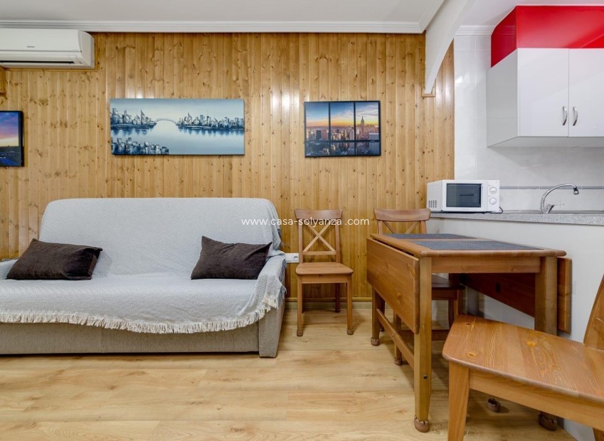 Resale - Apartment / flat - Torrevieja - Playa de los Locos