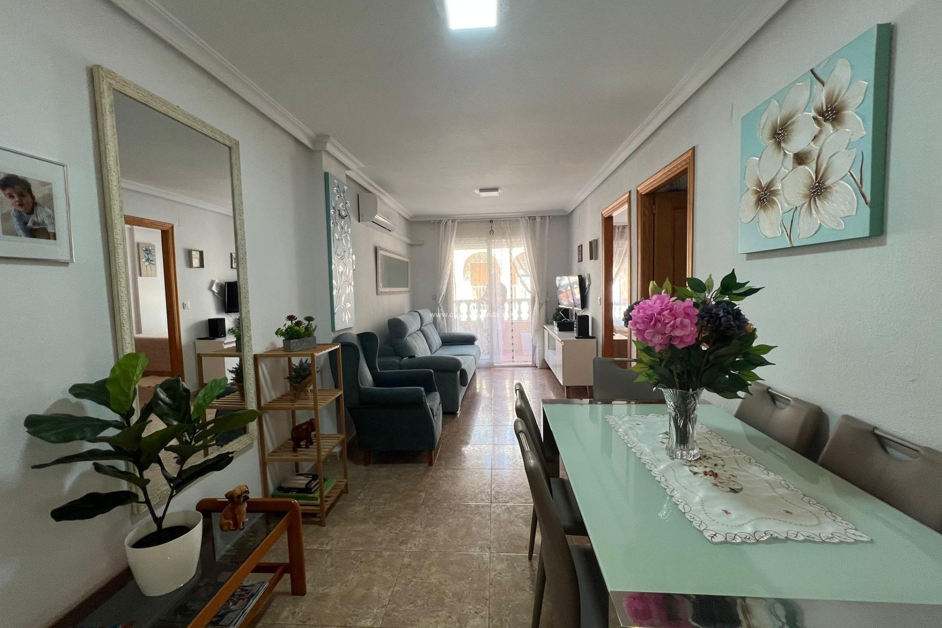 Resale - Apartment / flat - Torrevieja - Playa de los Locos