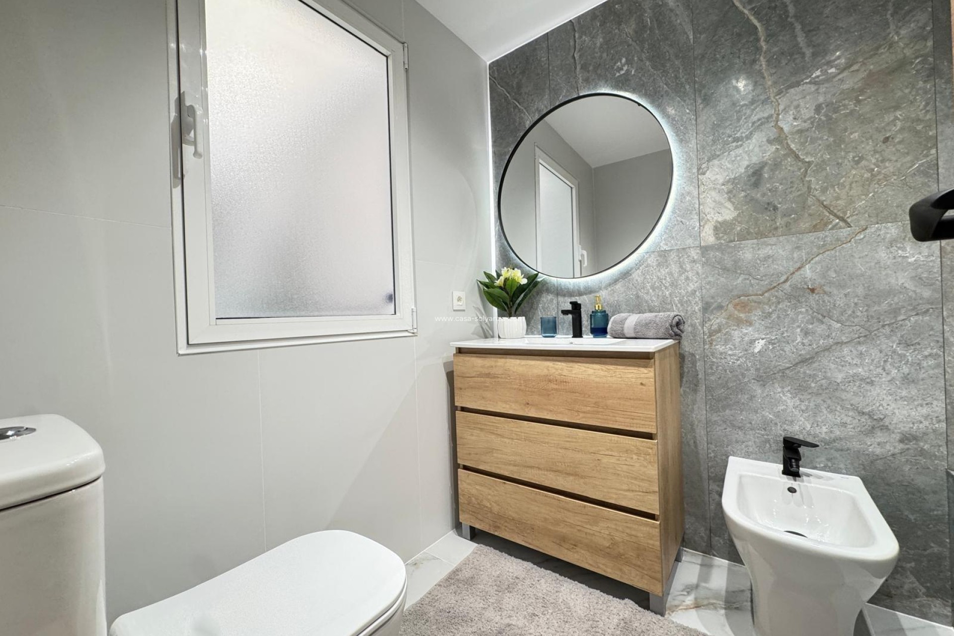 Resale - Apartment / flat - Torrevieja - Playa de los Locos