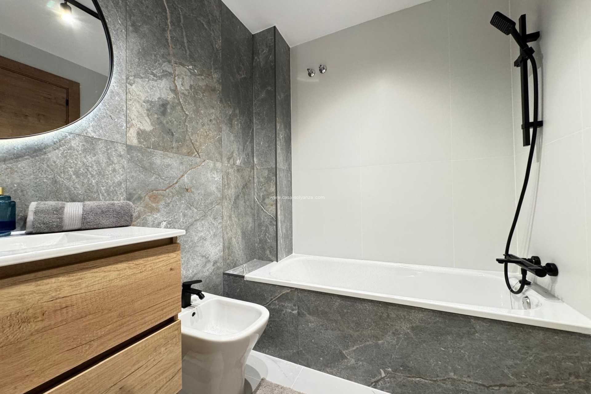 Resale - Apartment / flat - Torrevieja - Playa de los Locos