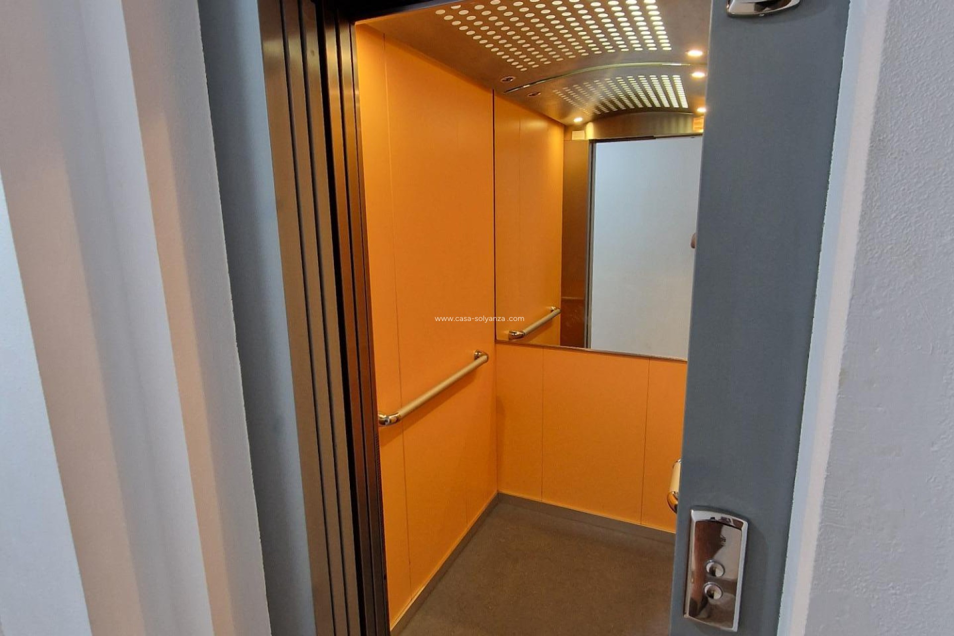 Resale - Apartment / flat - Torrevieja - Playa de los Locos