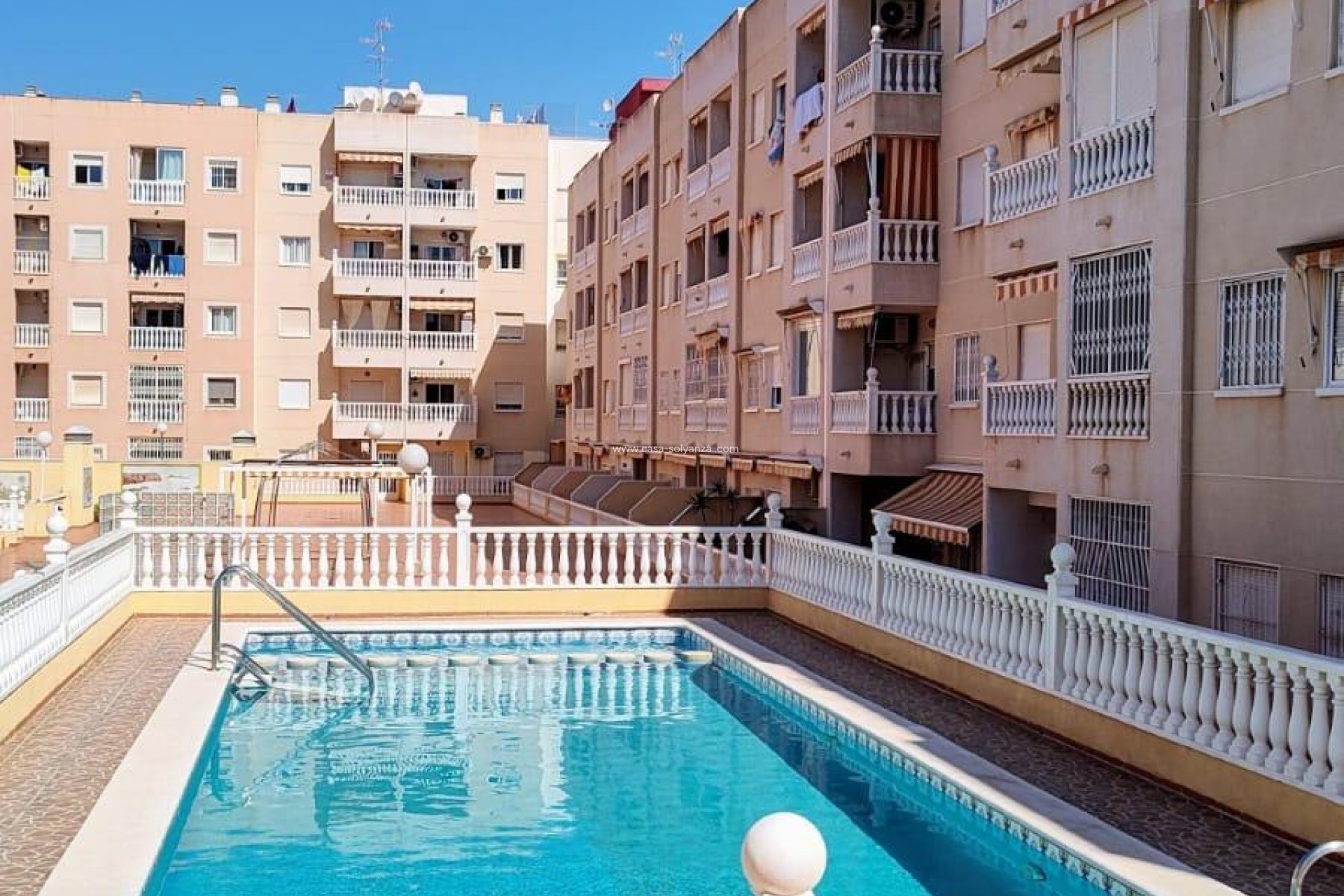 Resale - Apartment / flat - Torrevieja - Playa de los Locos