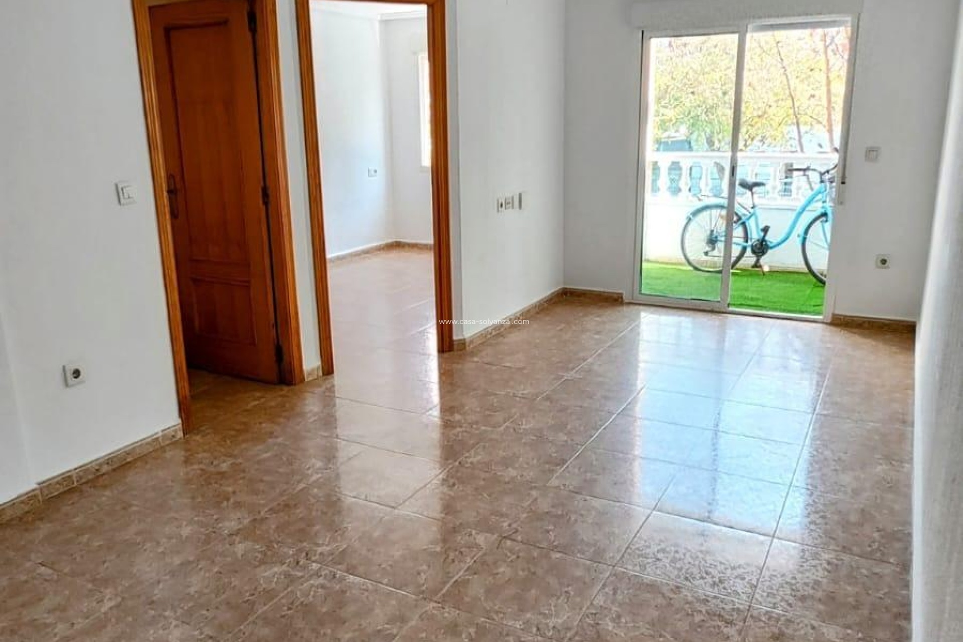 Resale - Apartment / flat - Torrevieja - Playa de los Locos