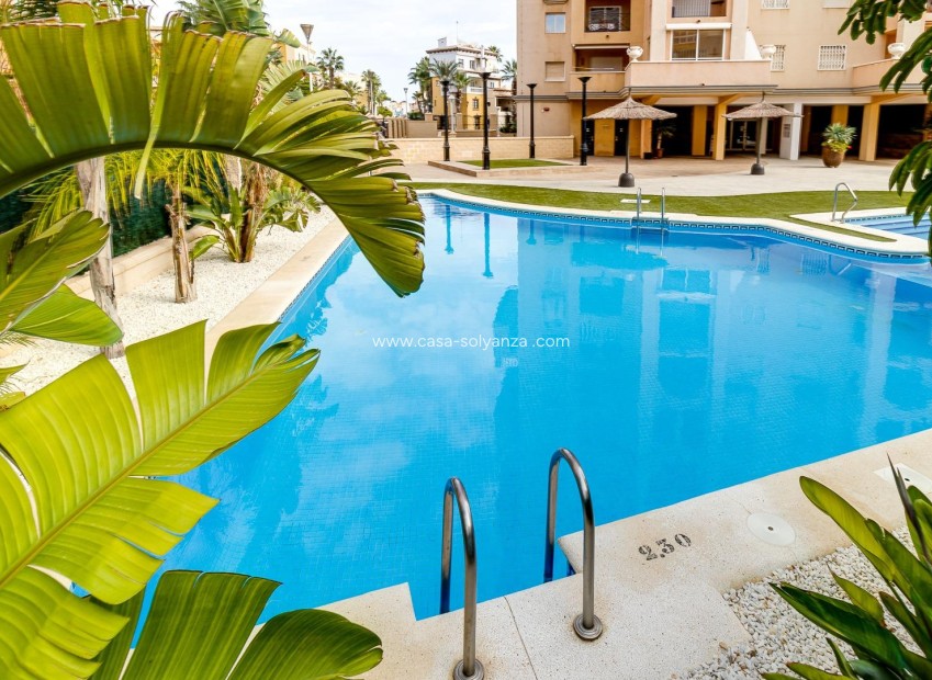 Resale - Apartment / flat - Torrevieja - Playa de los Locos