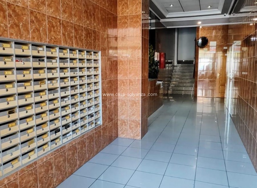 Resale - Apartment / flat - Torrevieja - Playa de los Locos