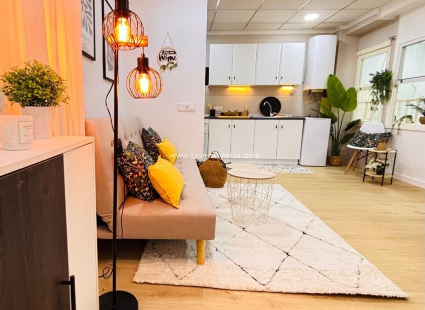 Resale - Apartment / flat - Torrevieja - Playa de los Locos