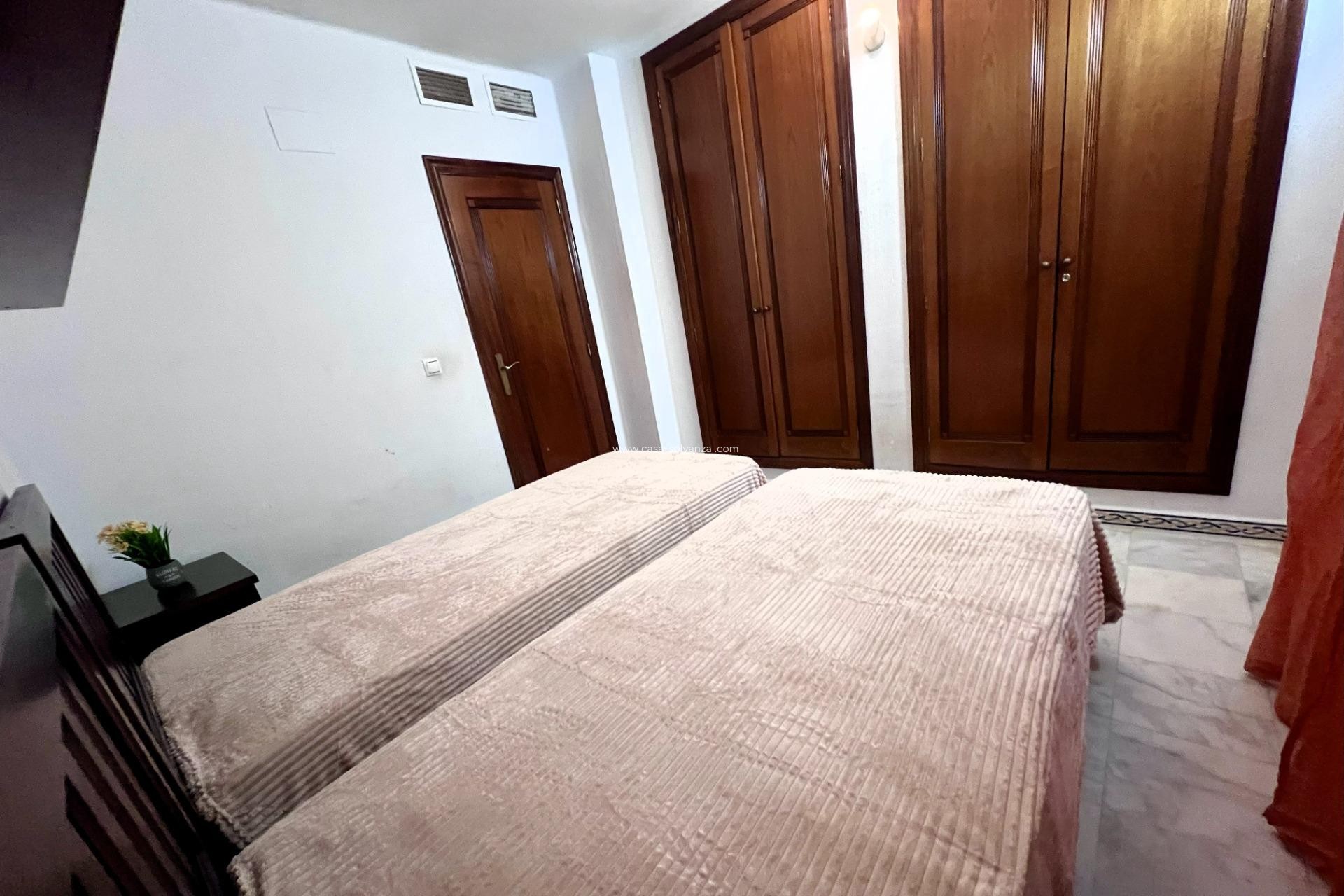 Resale - Apartment / flat - Torrevieja - Playa de los Locos