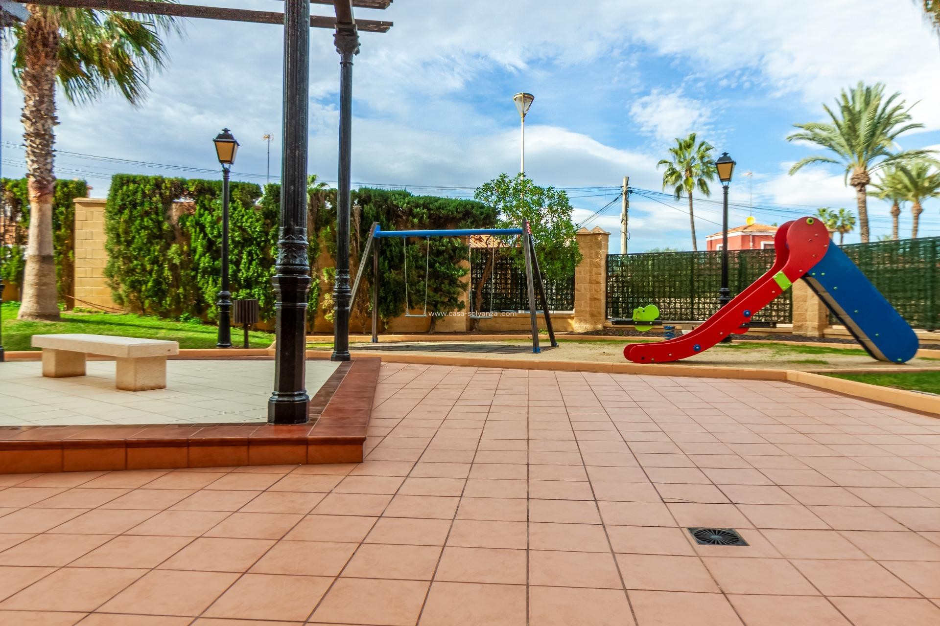 Resale - Apartment / flat - Torrevieja - Playa de los Locos