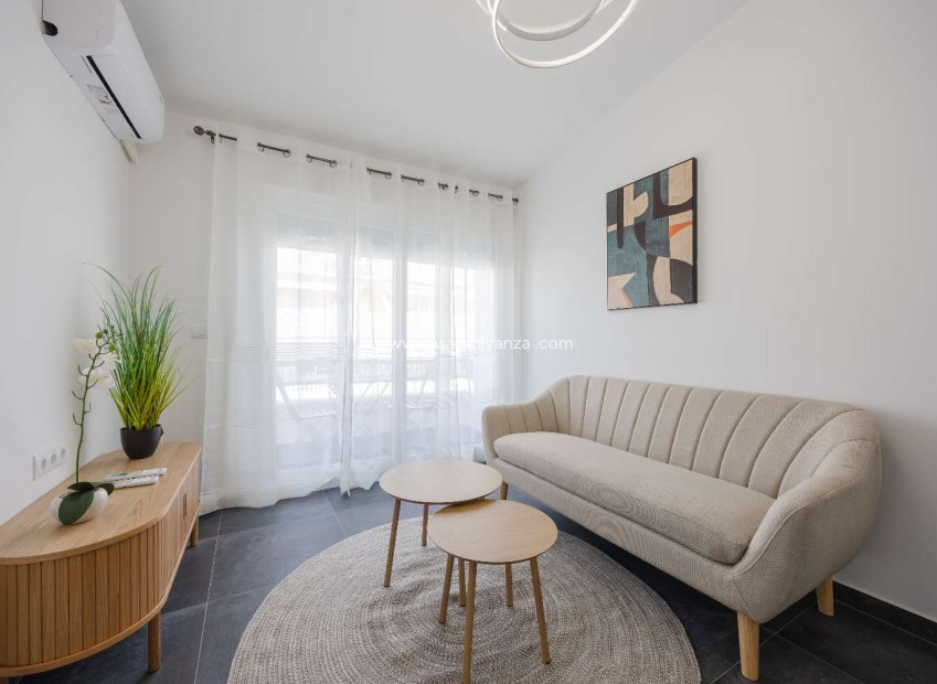 Resale - Apartment / flat - Torrevieja - Playa de los Locos